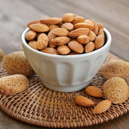 مغز بادام درختی